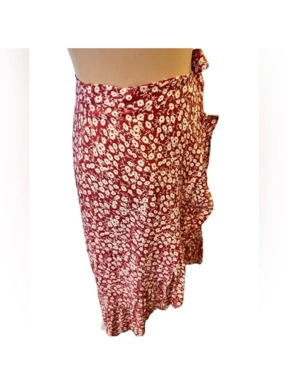 Rails Women’s Skirt Size XS Scarlet Camellia Floral Neptune Ruffle Floral Wrap